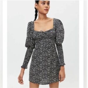 New URBAN OUTFITTERS KISS THE SKY XS Juliette Smocked Floral Black Boho